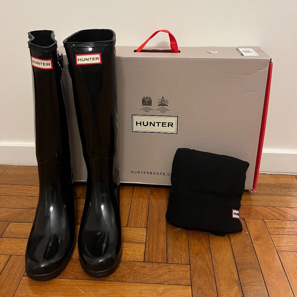 Hunter Women’s Original Tall Gloss Rain Boots, Black, Size 6, SOCKS INCLUDED